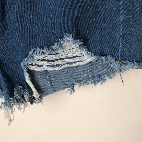 Distressed cut off jean shorts - Picture 5 of 8
